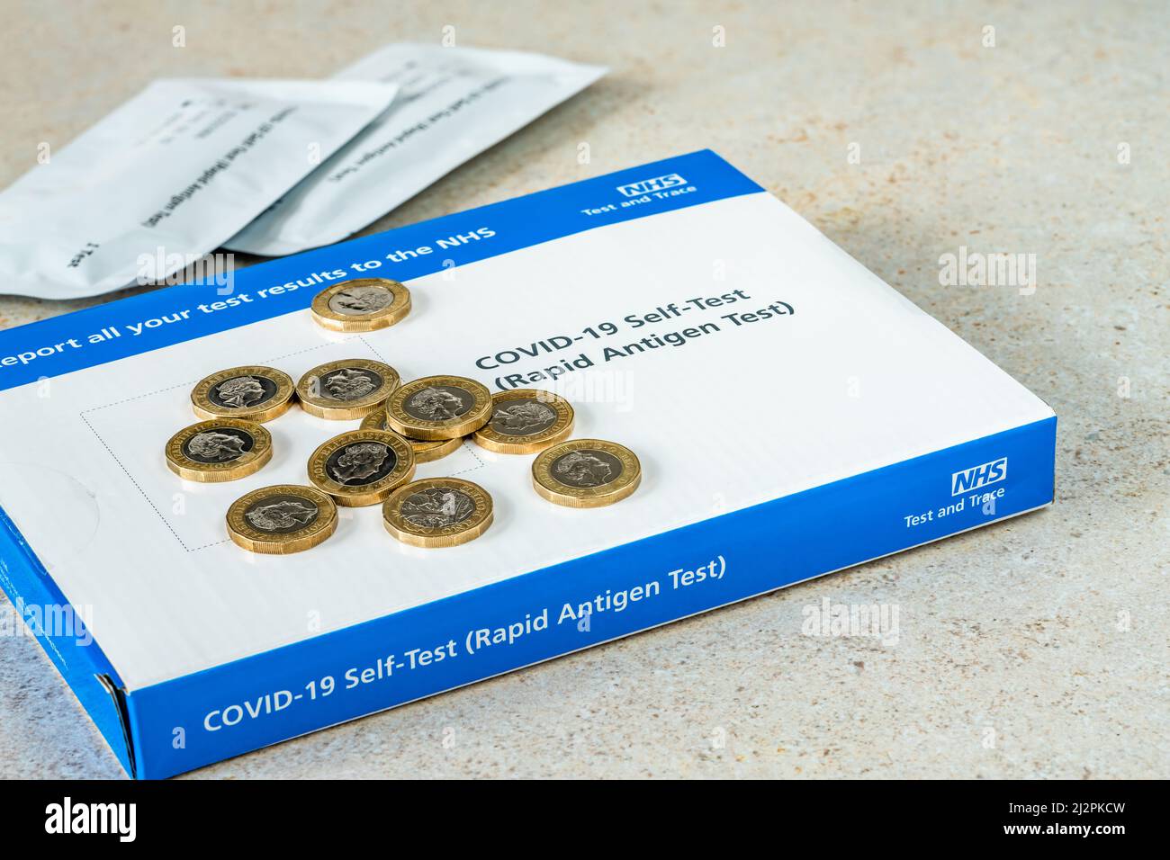 LONDON, Großbritannien - 03. APRIL 2022: Seit März 31. sind die kostenlosen Covid-19-Tests in England unter der Politik von`Leben mit Covid beendet. Laterale Flo Stockfoto